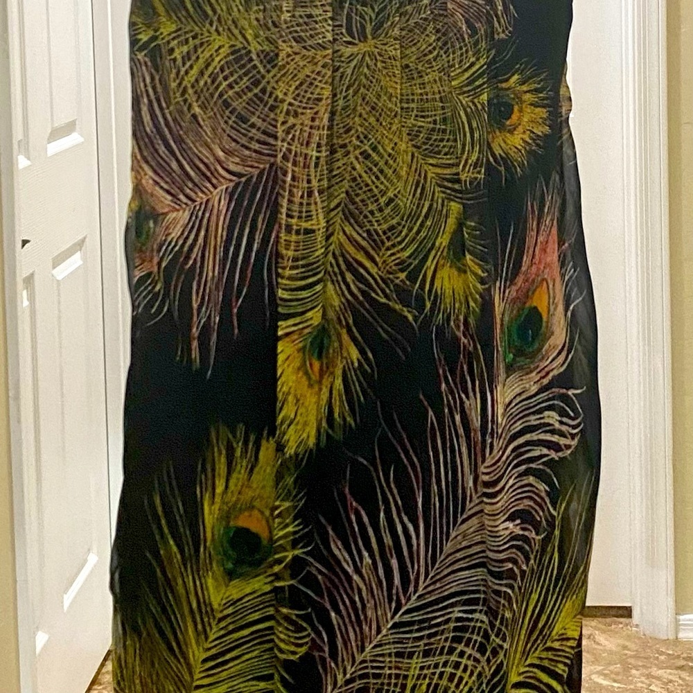 V Fish Dress Black with Peacock Feather Design - Picture 7 of 12